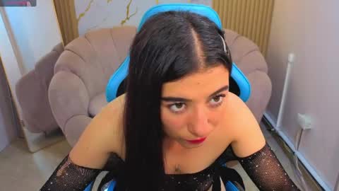 Erika online show from April 27, 2026, 8:29 pm