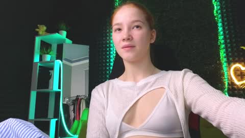 Snapshot of erikabrian chatting on December 28, 2024, 1:50 am erikabrian online show from December 28, 2024, 1:50 am