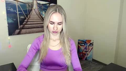 Erika online show from September 24, 2025, 11:46 am