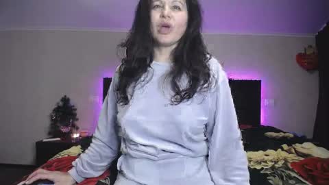 ErikaGold online show from December 8, 2024, 6:28 pm