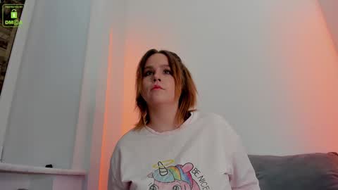 Erika online show from December 18, 2024, 4:09 am