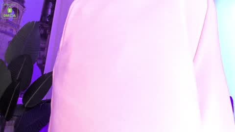 Erika online show from December 4, 2025, 4:11 am