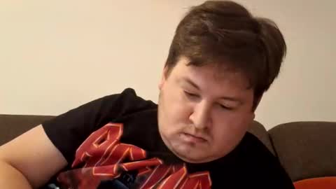 Snapshot of erikstar chatting on December 21, 2025, 2:46 pm erikstar online show from December 21, 2025, 2:46 pm