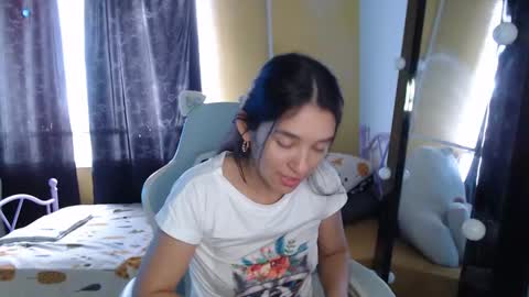 Snapshot of erina_1 chatting on September 8, 2025, 5:23 pm erina_1 online show from September 8, 2025, 5:23 pm