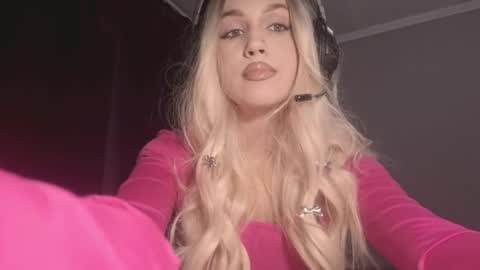 Katrin online show from May 1, 2026, 3:38 pm