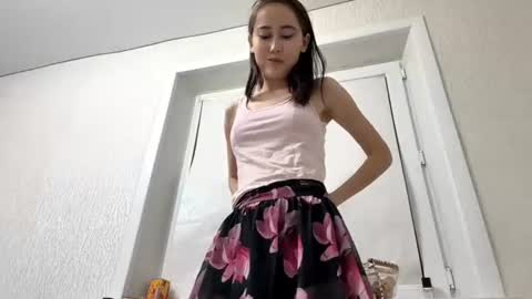 Snapshot of erinnthurmond chatting on July 18, 2026, 8:23 pm Luna online show from July 18, 2026, 8:23 pm