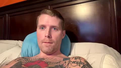 eriwat713 online show from March 4, 2025, 1:23 am