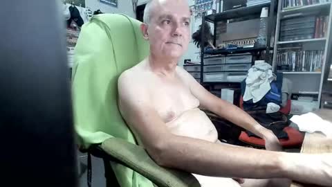 Snapshot of ernello chatting on July 9, 2026, 7:07 pm ernello online show from July 9, 2026, 7:07 pm