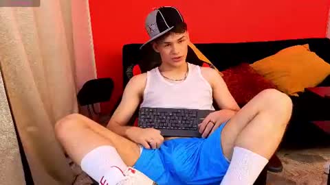 Snapshot of eros_steel chatting on June 13, 2026, 4:43 am Eros online show from June 13, 2026, 4:43 am