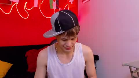 Snapshot of eros_steel chatting on July 1, 2026, 3:52 am Eros online show from July 1, 2026, 3:52 am