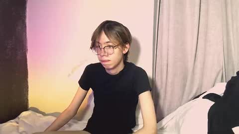 Snapshot of eroslove90 chatting on October 4, 2025, 4:32 am eroslove90 online show from October 4, 2025, 4:32 am