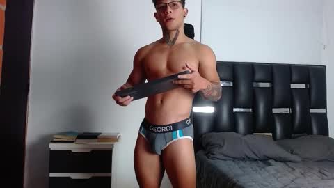 Eros online show from November 18, 2025, 6:12 pm