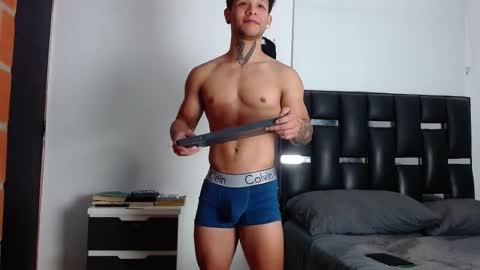 Snapshot of erosscott chatting on February 4, 2026, 4:57 pm Eros online show from February 4, 2026, 4:57 pm