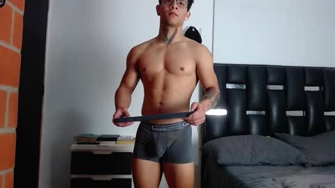 Snapshot of erosscott chatting on February 7, 2026, 4:33 pm Eros online show from February 7, 2026, 4:33 pm