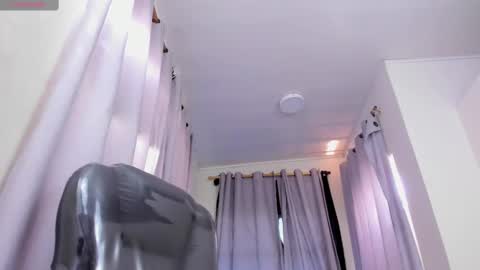 Erotic couple online show from February 12, 2025, 3:05 pm