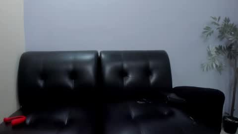 Erotic couple online show from March 7, 2025, 7:38 pm