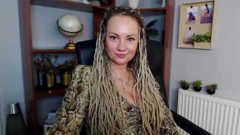 Snapshot of erotic_kaya chatting on December 18, 2024, 5:42 pm KAYA online show from December 18, 2024, 5:42 pm