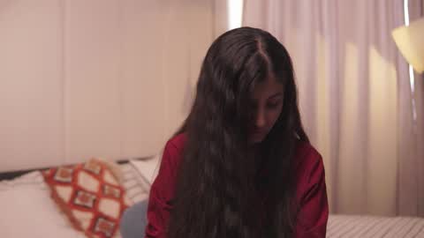 Snapshot of erynharteau chatting on February 18, 2026, 8:32 am Hi Im Lori online show from February 18, 2026, 8:32 am