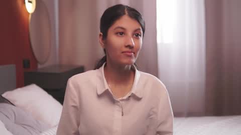 Snapshot of erynharteau chatting on March 1, 2026, 9:33 am Hi Im Lori online show from March 1, 2026, 9:33 am