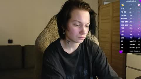 esajukyy online show from February 25, 2026, 4:27 pm