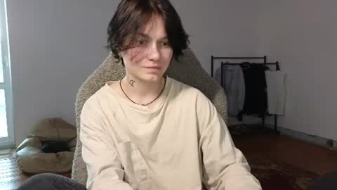 esajukyy online show from July 9, 2026, 2:21 pm