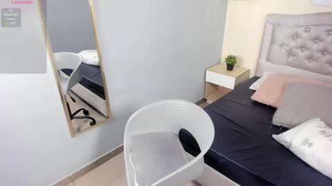 Snapshot of escarleth__ chatting on February 14, 2026, 1:19 pm Escarlet online show from February 14, 2026, 1:19 pm