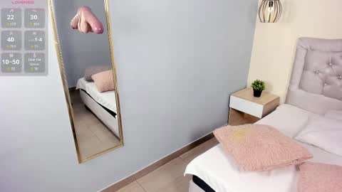 Snapshot of escarleth__ chatting on February 19, 2026, 1:51 pm Escarlet online show from February 19, 2026, 1:51 pm