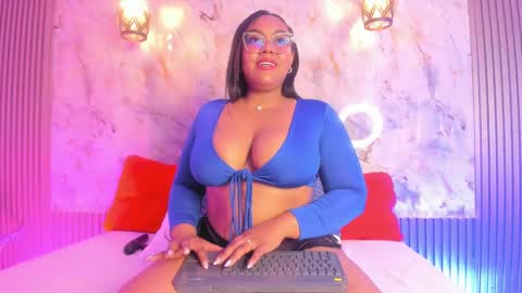 Snapshot of esmeralda_duarte chatting on January 28, 2025, 9:08 am esmeralda online show from January 28, 2025, 9:08 am