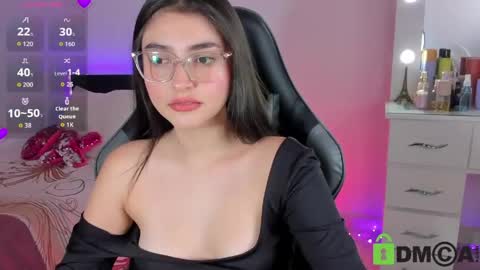 Esmeralda online show from June 3, 2026, 4:01 pm
