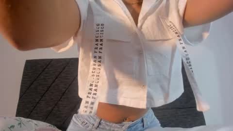 Snapshot of esmeralda_noir chatting on June 3, 2026, 12:30 pm esme online show from June 3, 2026, 12:30 pm