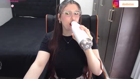 Xbebetax online show from November 1, 2025, 8:55 pm