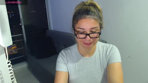 Snapshot of esperanza86_ chatting on December 10, 2024, 3:30 am Juliana online show from December 10, 2024, 3:30 am