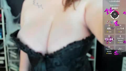 Ava online show from October 31, 2025, 5:30 am