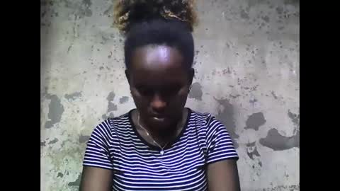 Snapshot of estanie chatting on October 3, 2025, 7:22 pm estanie online show from October 3, 2025, 7:22 pm