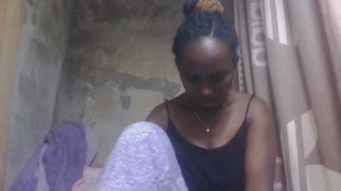 Snapshot of estanie chatting on October 6, 2025, 9:34 pm estanie online show from October 6, 2025, 9:34 pm