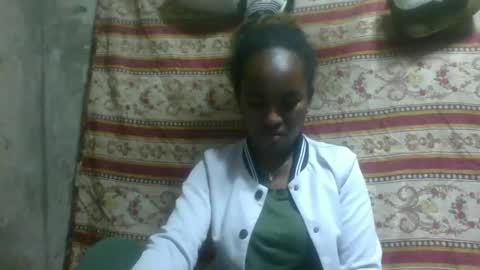 Snapshot of estanie chatting on October 13, 2025, 8:42 pm estanie online show from October 13, 2025, 8:42 pm