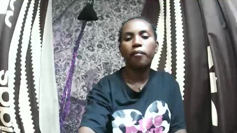 Snapshot of estanie chatting on November 7, 2025, 7:03 pm estanie online show from November 7, 2025, 7:03 pm