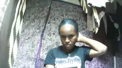 Snapshot of estanie chatting on November 14, 2025, 2:49 pm estanie online show from November 14, 2025, 2:49 pm