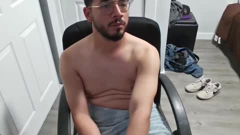 Snapshot of esteban438754 chatting on October 1, 2025, 11:44 pm Esteban online show from October 1, 2025, 11:44 pm