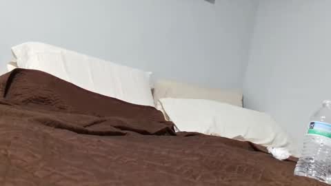 Snapshot of esteban438754 chatting on October 25, 2025, 9:42 pm Esteban online show from October 25, 2025, 9:42 pm