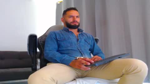 esteban online show from November 13, 2025, 2:49 pm