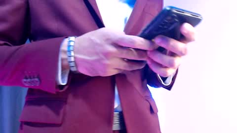 Snapshot of esteban_fer chatting on December 18, 2024, 8:42 am Esteban Fernandez online show from December 18, 2024, 8:42 am