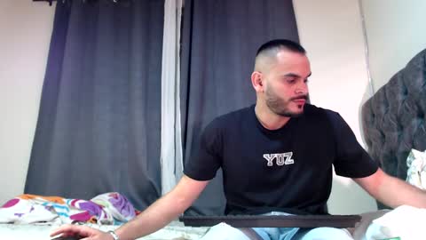 Snapshot of esteban_fer chatting on February 19, 2025, 2:12 am Esteban Fernandez online show from February 19, 2025, 2:12 am