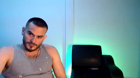 Snapshot of esteban_fer chatting on November 6, 2025, 2:45 am Esteban Fernandez online show from November 6, 2025, 2:45 am