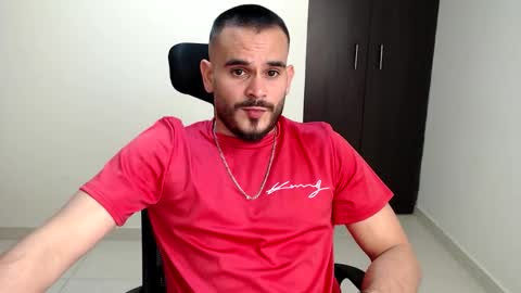 Snapshot of esteban_fer chatting on November 14, 2025, 4:55 am Esteban Fernandez online show from November 14, 2025, 4:55 am