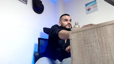 Esteban Fernandez online show from February 20, 2026, 4:09 am