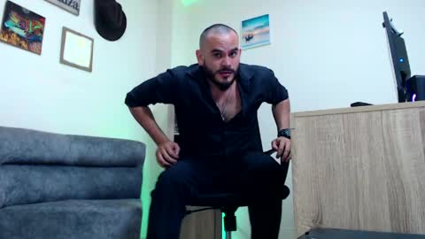 Esteban Fernandez online show from April 6, 2026, 6:36 am