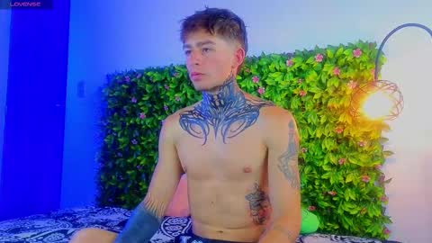 Esteban independent model online show from October 12, 2025, 7:46 pm