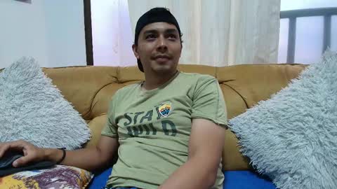 Snapshot of estebancot0314 chatting on October 12, 2025, 10:31 pm Esteban online show from October 12, 2025, 10:31 pm