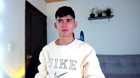 Snapshot of estebanperez_ chatting on January 23, 2025, 1:02 pm Esteban online show from January 23, 2025, 1:02 pm